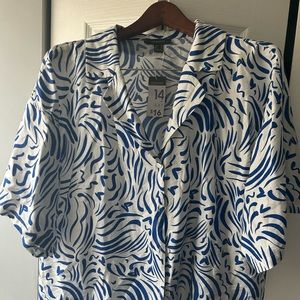 L Blue and White Hawaiian Shirt